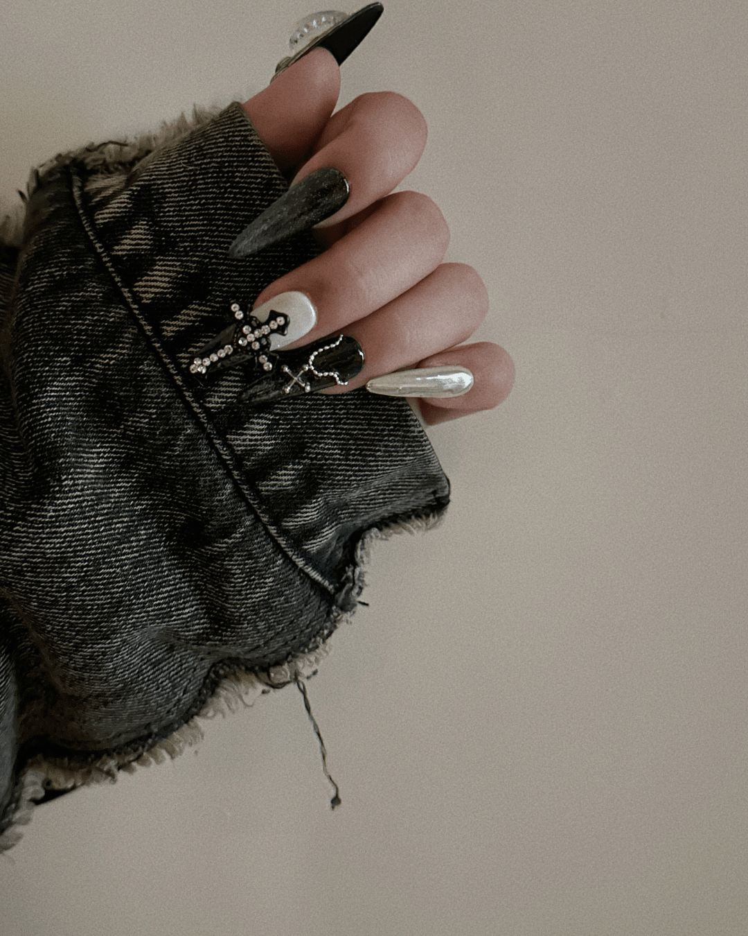soft violence‎.𖥔 ݁ ˖